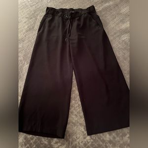 Lululemon Wide Leg Crop Pant size 8